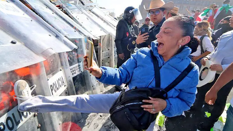 Imágenes de la Marcha de la Generación Z: violencia y confrontación en CDMX